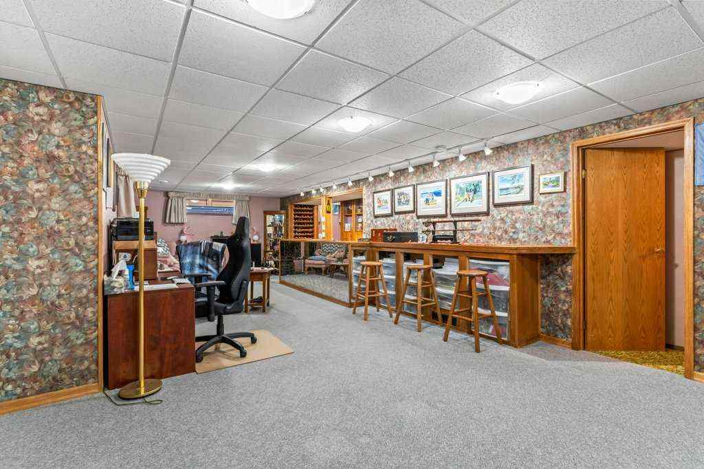 MLS® A2244360 - 6920 Hunterbow Crescent NW in Huntington Hills Calgary, Residential