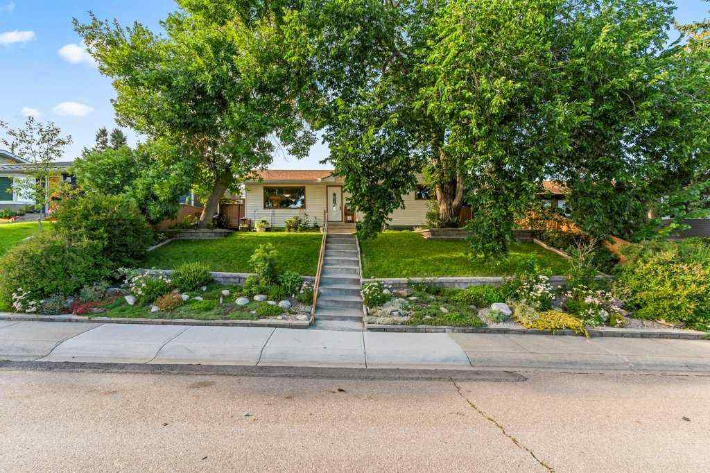 MLS® A2244360 - 6920 Hunterbow Crescent NW in Huntington Hills Calgary, Residential