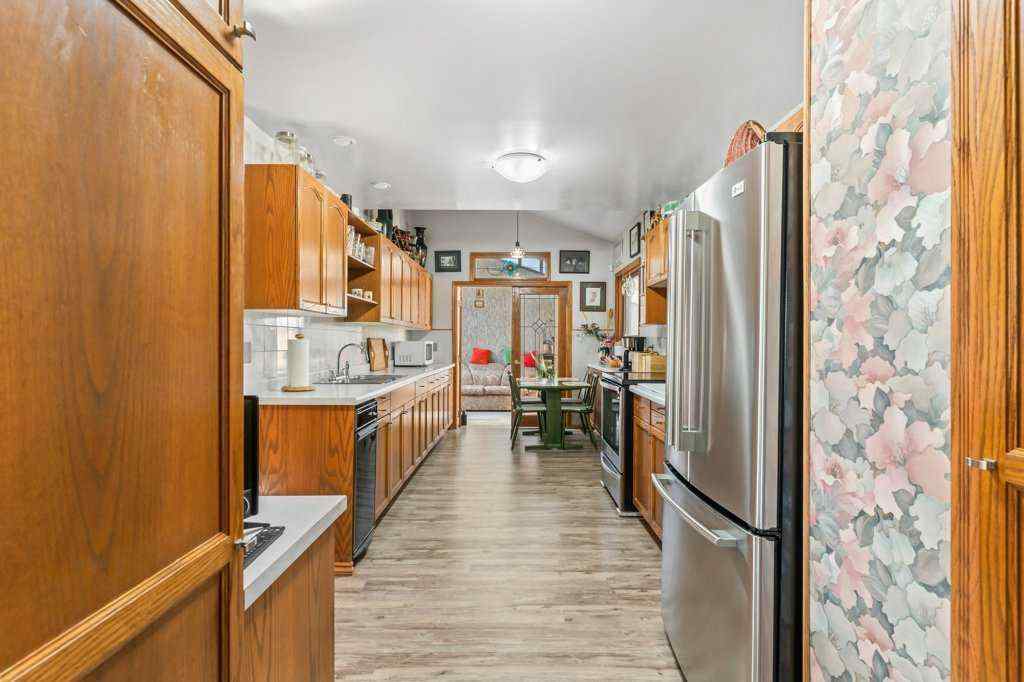 MLS® A2244360 - 6920 Hunterbow Crescent NW in Huntington Hills Calgary, Residential