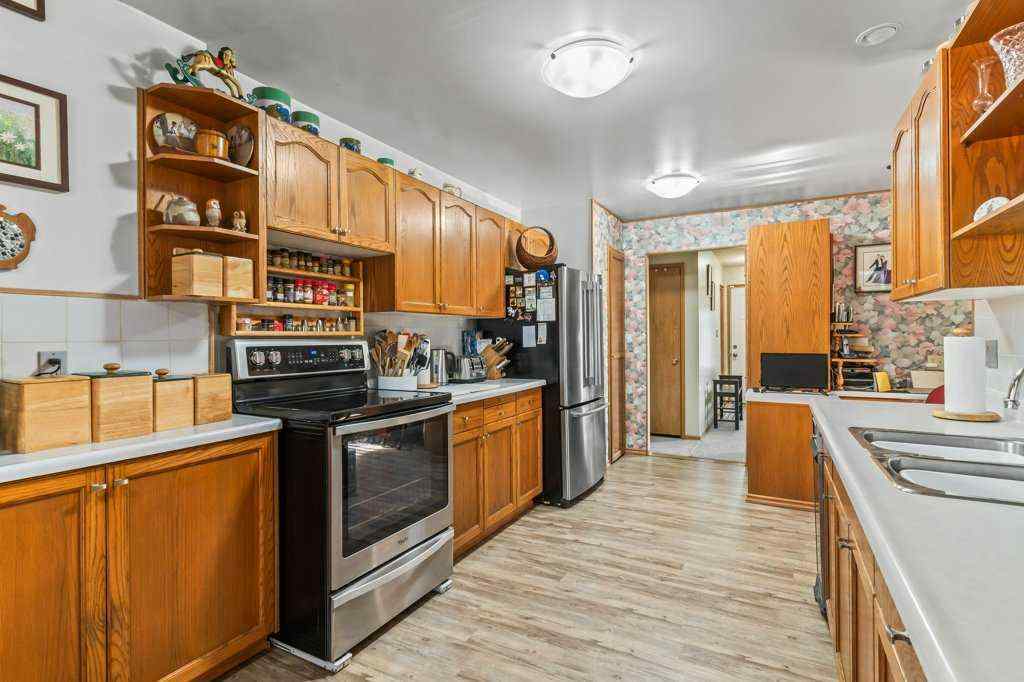 MLS® A2244360 - 6920 Hunterbow Crescent NW in Huntington Hills Calgary, Residential