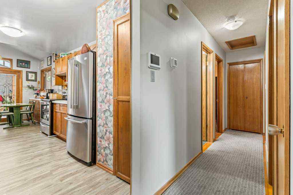 MLS® A2244360 - 6920 Hunterbow Crescent NW in Huntington Hills Calgary, Residential