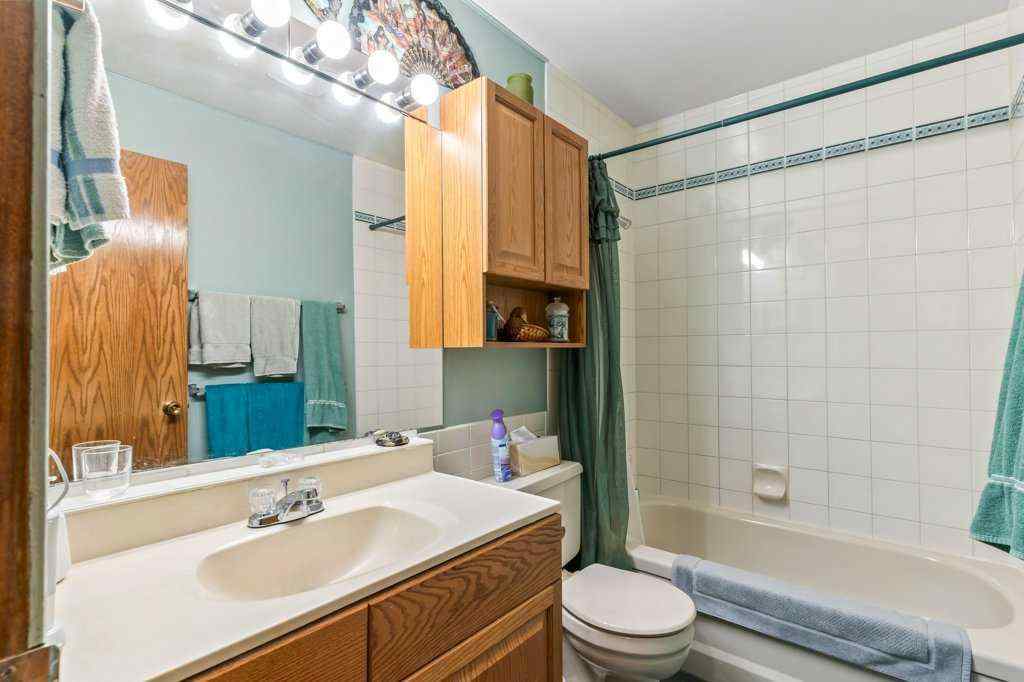 MLS® A2244360 - 6920 Hunterbow Crescent NW in Huntington Hills Calgary, Residential