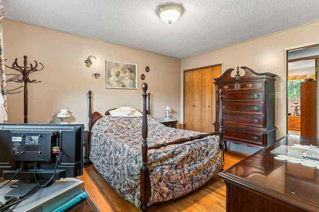 MLS® A2244360 - 6920 Hunterbow Crescent NW in Huntington Hills Calgary, Residential