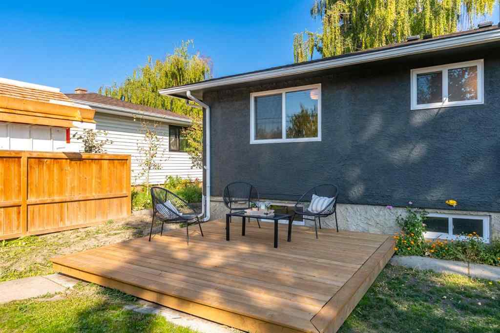 MLS® A2244371 - 15 Hoover Place SW in Haysboro Calgary, Residential