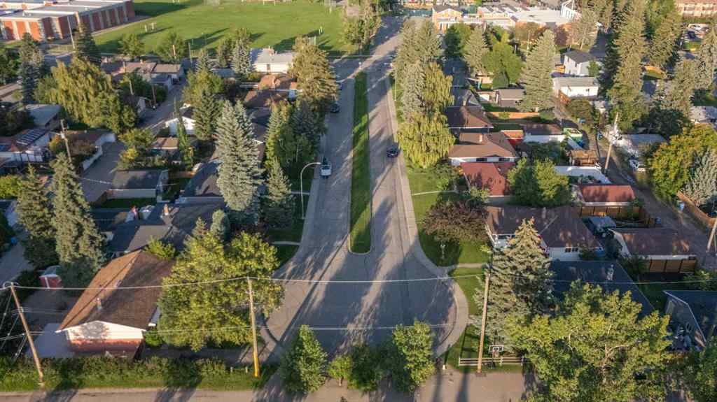 MLS® A2244371 - 15 Hoover Place SW in Haysboro Calgary, Residential