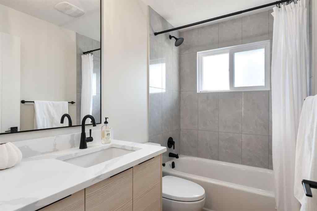 MLS® A2244371 - 15 Hoover Place SW in Haysboro Calgary, Residential