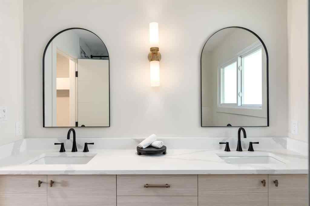 MLS® A2244371 - 15 Hoover Place SW in Haysboro Calgary, Residential