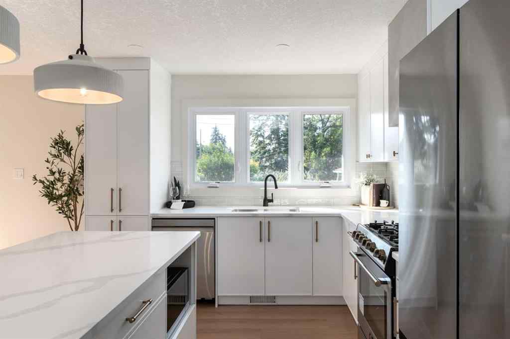 MLS® A2244371 - 15 Hoover Place SW in Haysboro Calgary, Residential