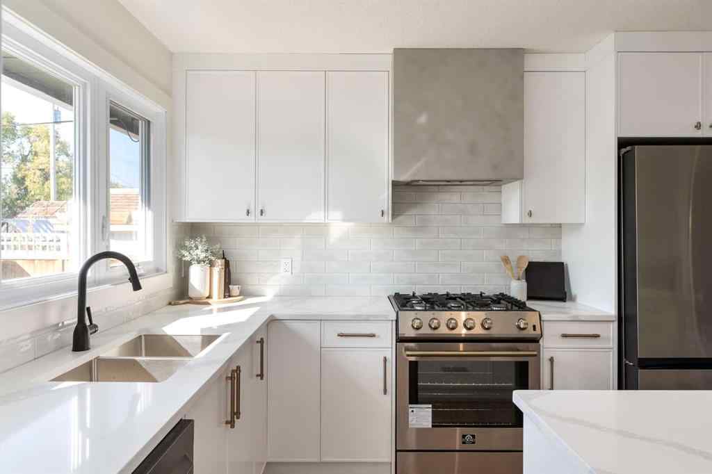 MLS® A2244371 - 15 Hoover Place SW in Haysboro Calgary, Residential