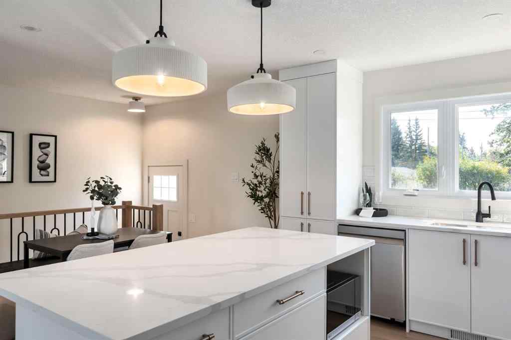 MLS® A2244371 - 15 Hoover Place SW in Haysboro Calgary, Residential