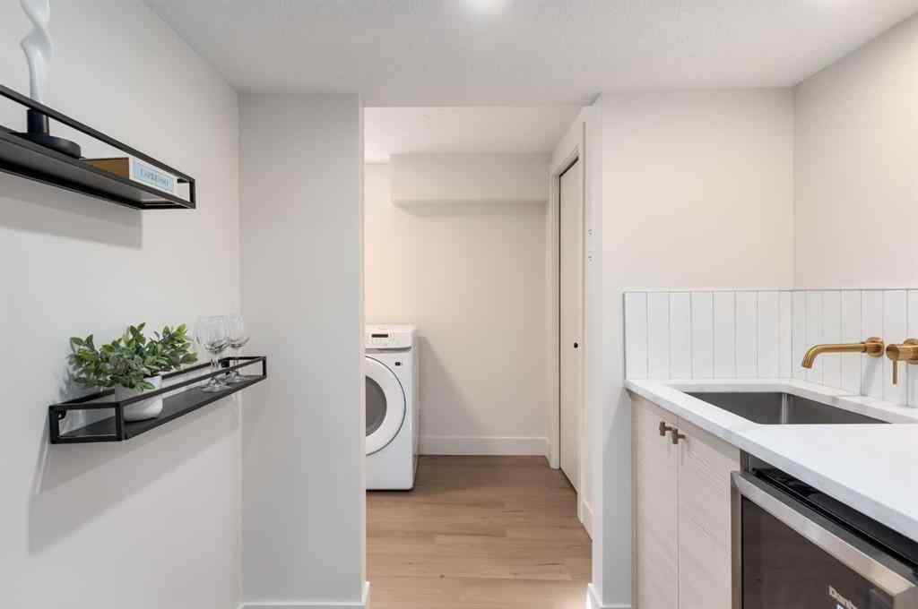 MLS® A2244371 - 15 Hoover Place SW in Haysboro Calgary, Residential