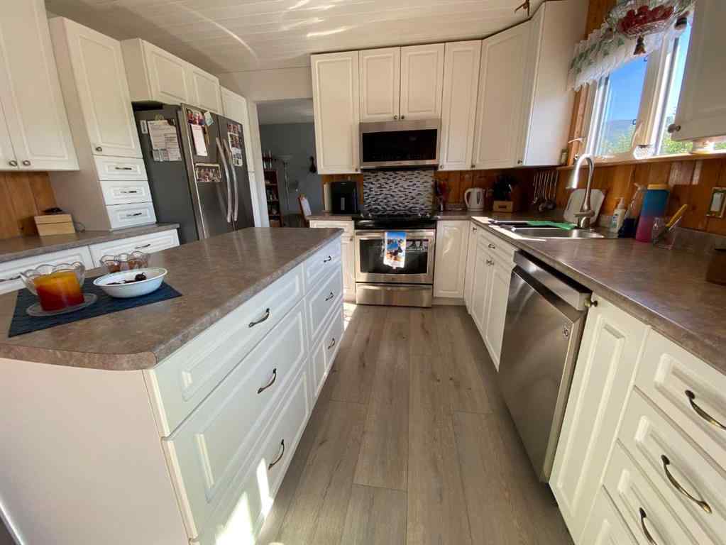 MLS® A2244391 - 22613 8 Avenue  in NONE Hillcrest, Residential