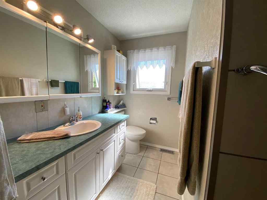 MLS® A2244391 - 22613 8 Avenue  in NONE Hillcrest, Residential