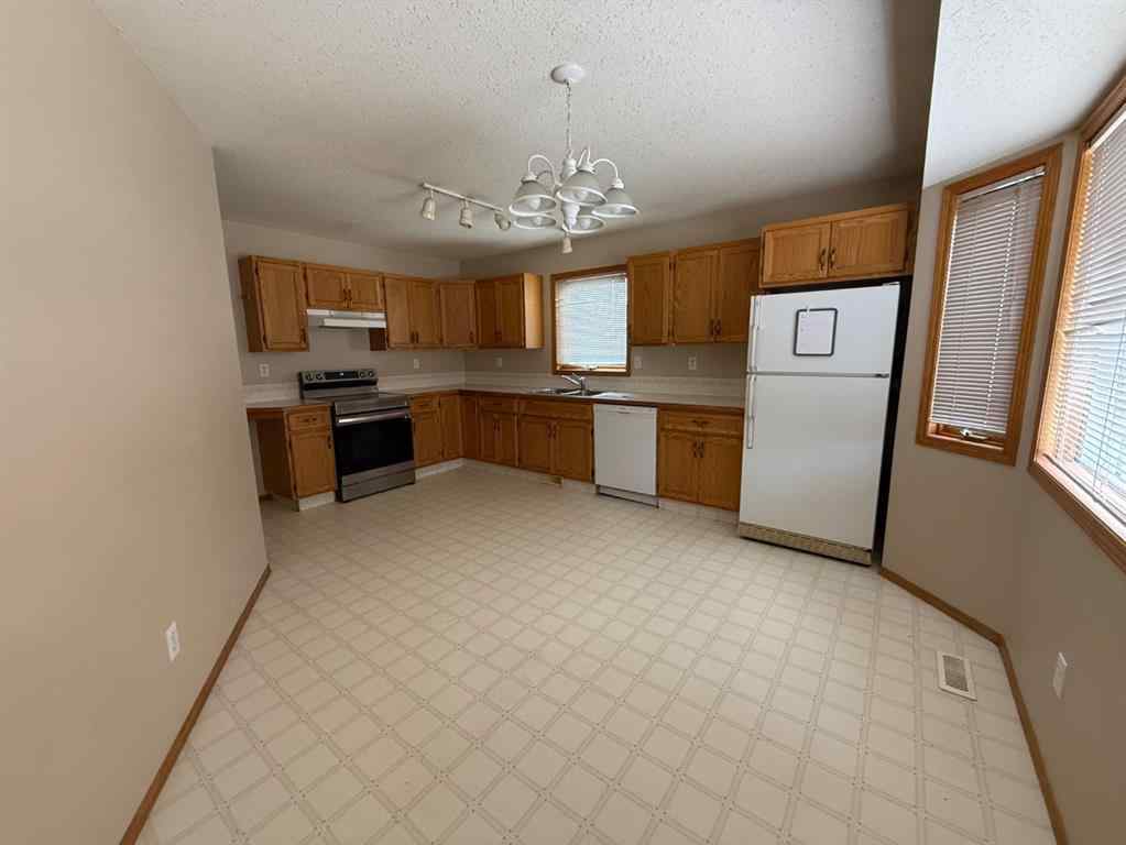 MLS® A2244398 - 6224 Cypress Close  in NONE Olds, Residential