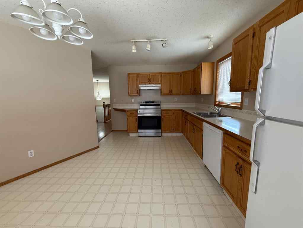 MLS® A2244398 - 6224 Cypress Close  in NONE Olds, Residential