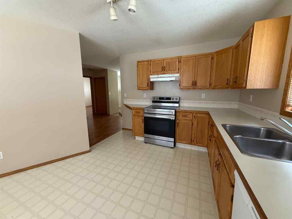 MLS® A2244398 - 6224 Cypress Close  in NONE Olds, Residential