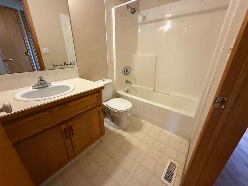 MLS® A2244398 - 6224 Cypress Close  in NONE Olds, Residential