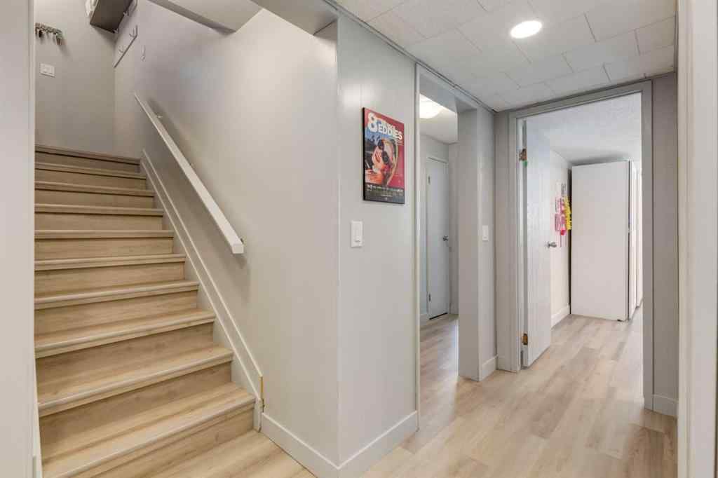 MLS® A2244399 - 31 Silverstone Bay NW in Silver Springs Calgary, Residential