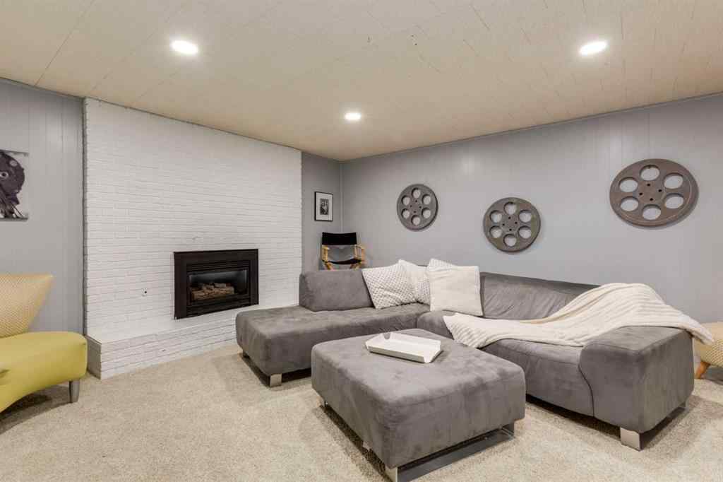 MLS® A2244399 - 31 Silverstone Bay NW in Silver Springs Calgary, Residential