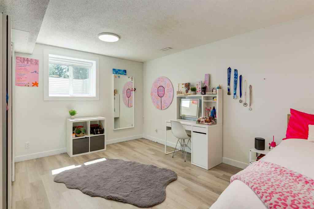 MLS® A2244399 - 31 Silverstone Bay NW in Silver Springs Calgary, Residential
