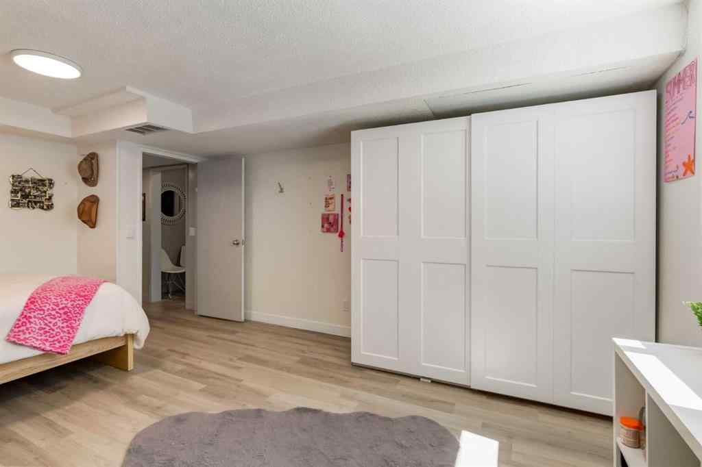 MLS® A2244399 - 31 Silverstone Bay NW in Silver Springs Calgary, Residential