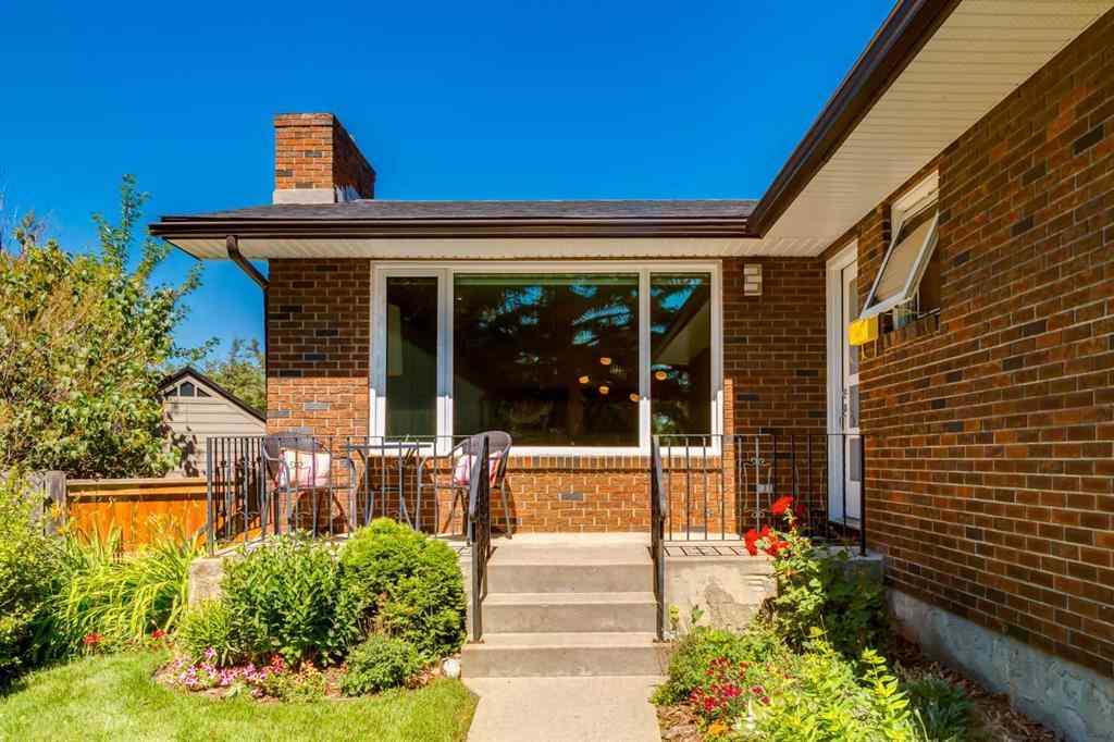 MLS® A2244399 - 31 Silverstone Bay NW in Silver Springs Calgary, Residential