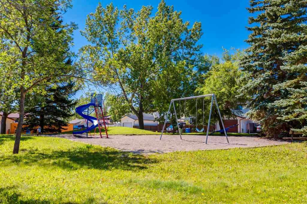 MLS® A2244399 - 31 Silverstone Bay NW in Silver Springs Calgary, Residential