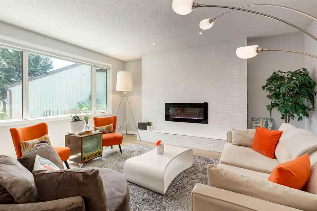 MLS® A2244399 - 31 Silverstone Bay NW in Silver Springs Calgary, Residential