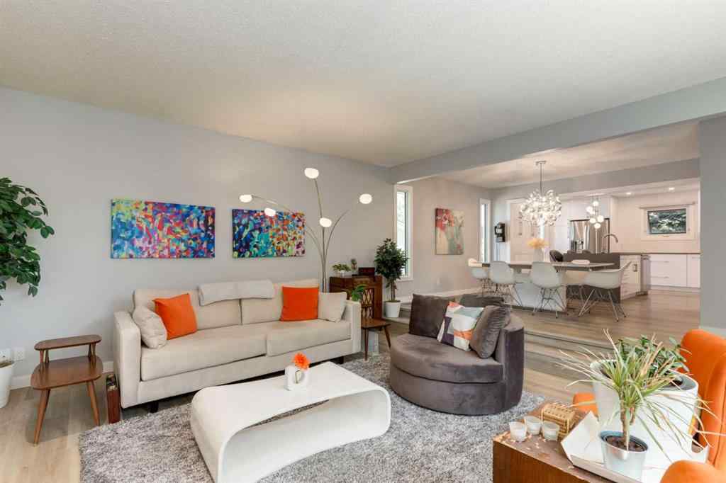 MLS® A2244399 - 31 Silverstone Bay NW in Silver Springs Calgary, Residential