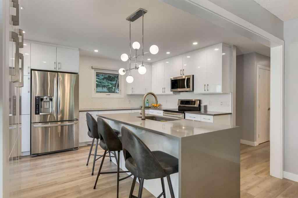 MLS® A2244399 - 31 Silverstone Bay NW in Silver Springs Calgary, Residential