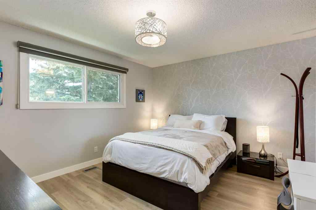MLS® A2244399 - 31 Silverstone Bay NW in Silver Springs Calgary, Residential
