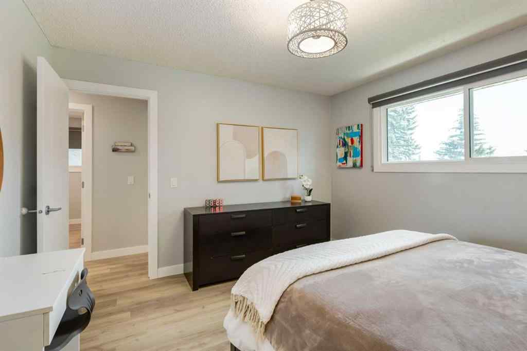 MLS® A2244399 - 31 Silverstone Bay NW in Silver Springs Calgary, Residential