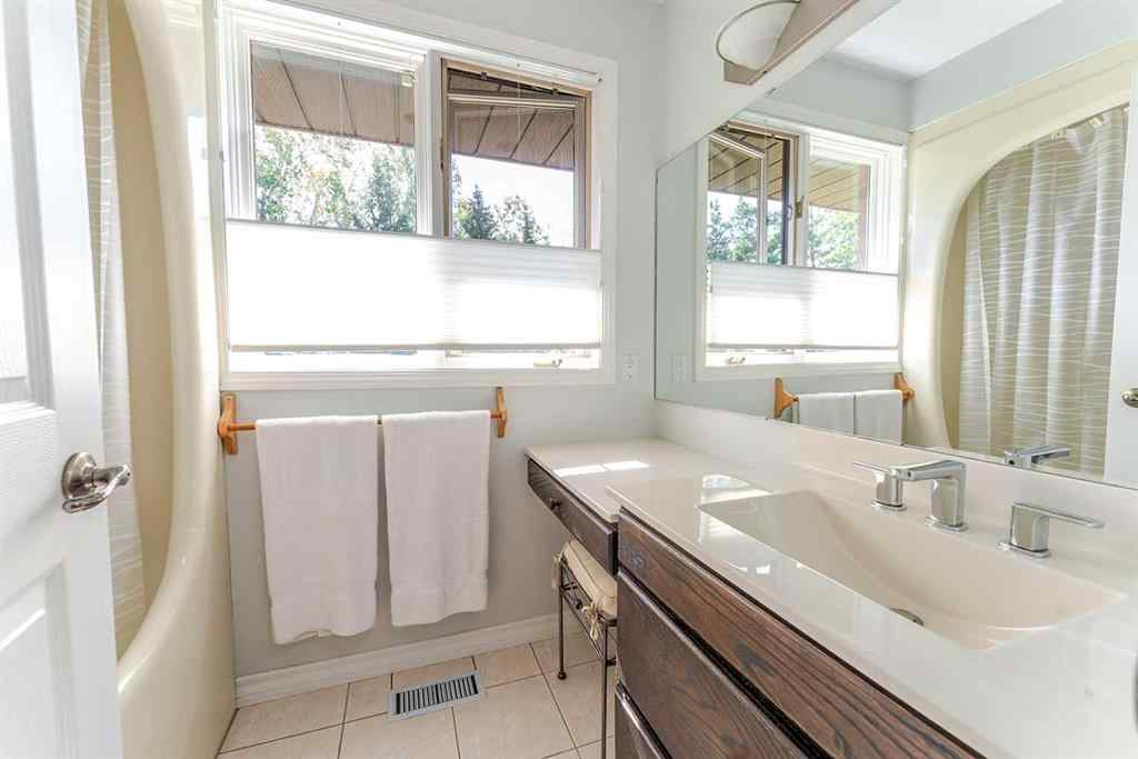 MLS® A2244402 - 19459 Township Rd 392 Stettler AB Township  in NONE Rural Stettler No. 6, County of, Residential