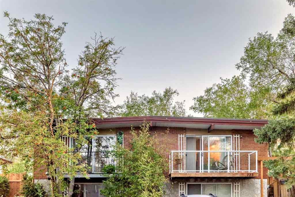 MLS® A2244407 - 221 Theodore Place NW in Thorncliffe Calgary, Residential