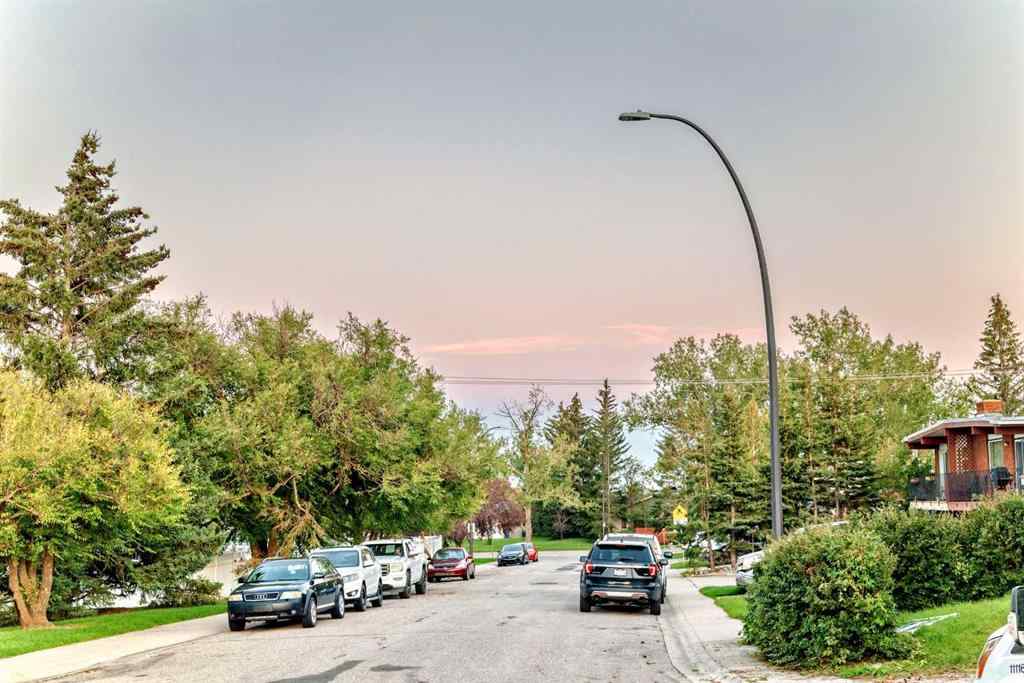 MLS® A2244407 - 221 Theodore Place NW in Thorncliffe Calgary, Residential