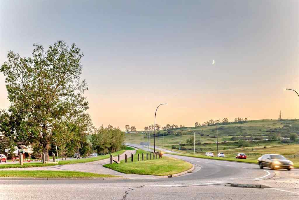 MLS® A2244407 - 221 Theodore Place NW in Thorncliffe Calgary, Residential