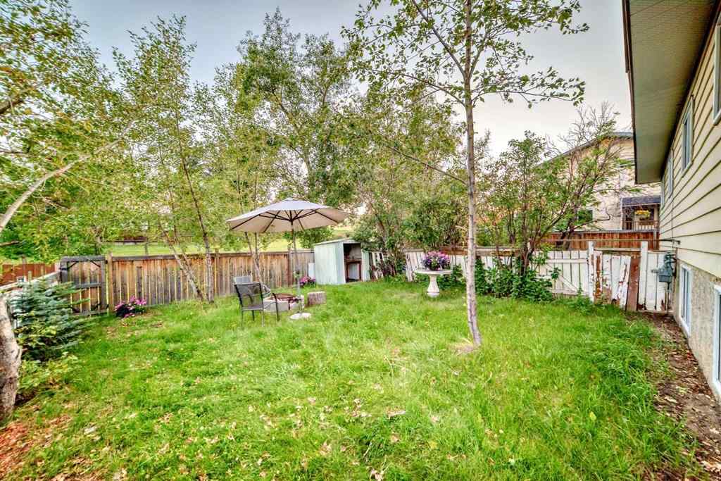 MLS® A2244407 - 221 Theodore Place NW in Thorncliffe Calgary, Residential