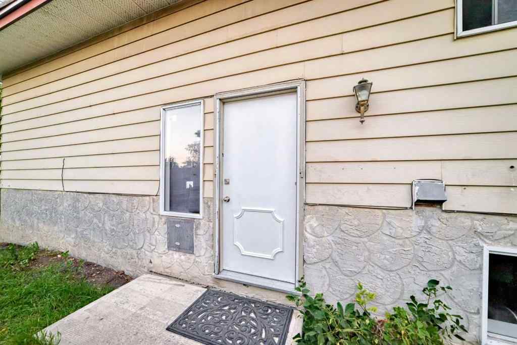 MLS® A2244407 - 221 Theodore Place NW in Thorncliffe Calgary, Residential