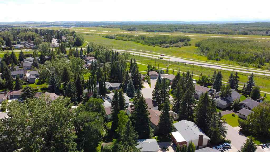 MLS® A2244408 - 620 Oakwood Place SW in Oakridge Calgary, Residential