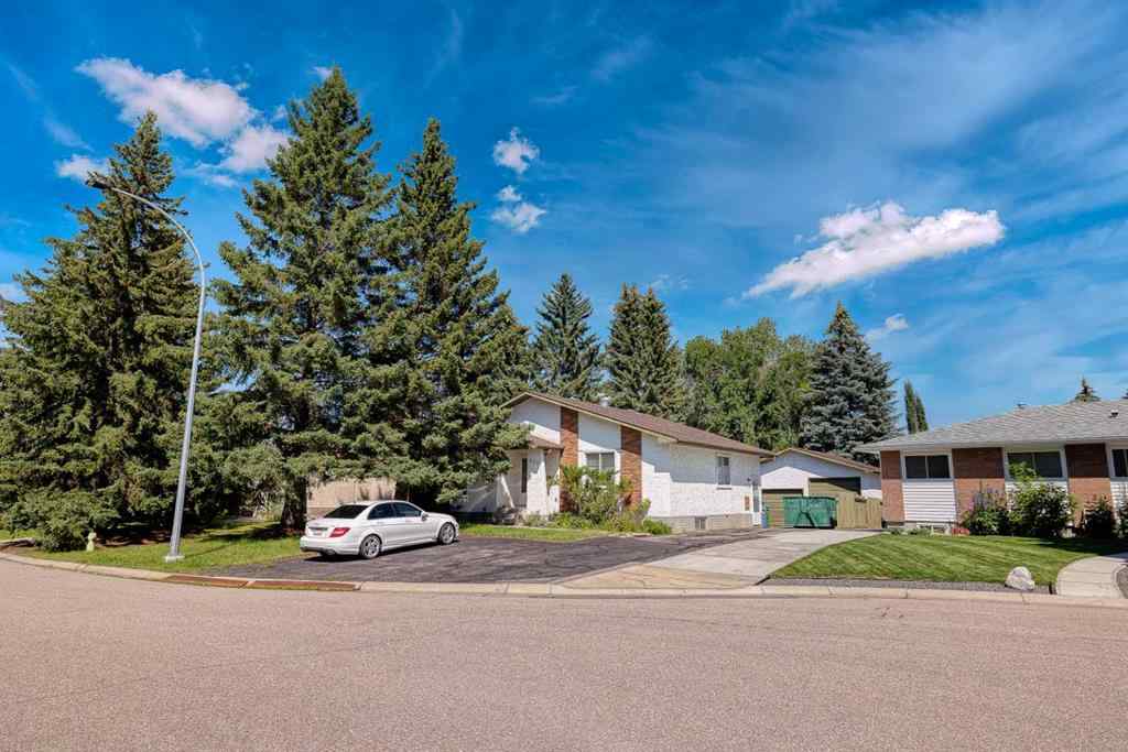 MLS® A2244408 - 620 Oakwood Place SW in Oakridge Calgary, Residential