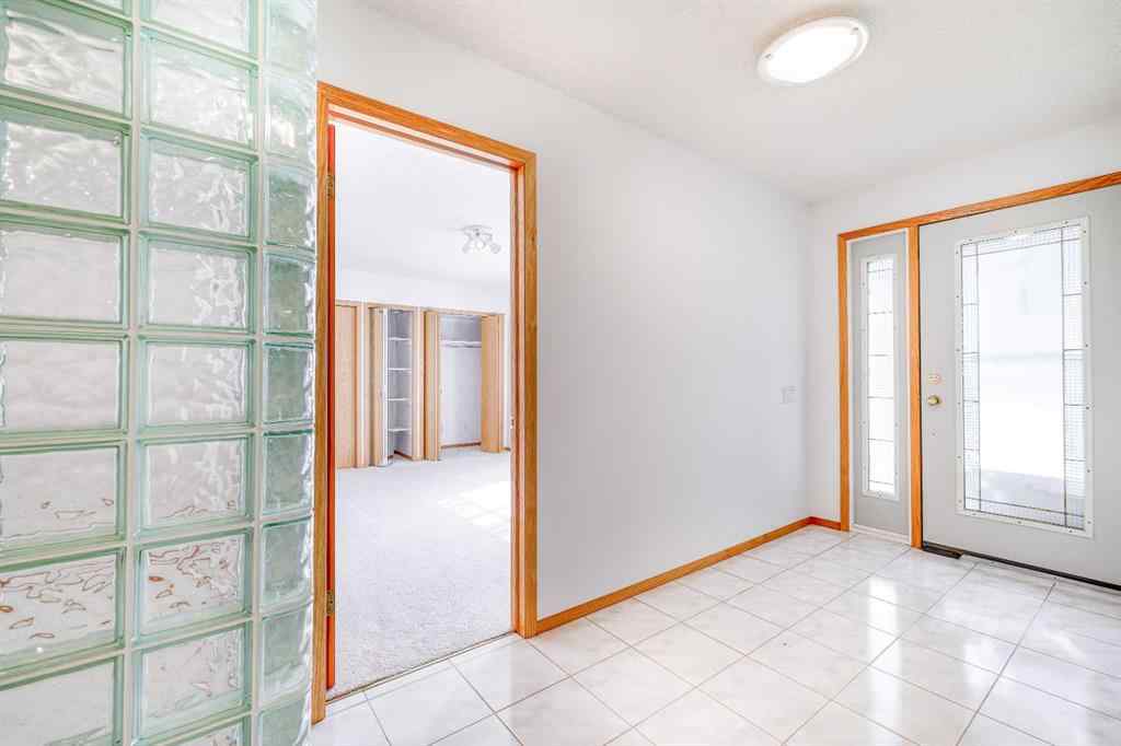 MLS® A2244408 - 620 Oakwood Place SW in Oakridge Calgary, Residential