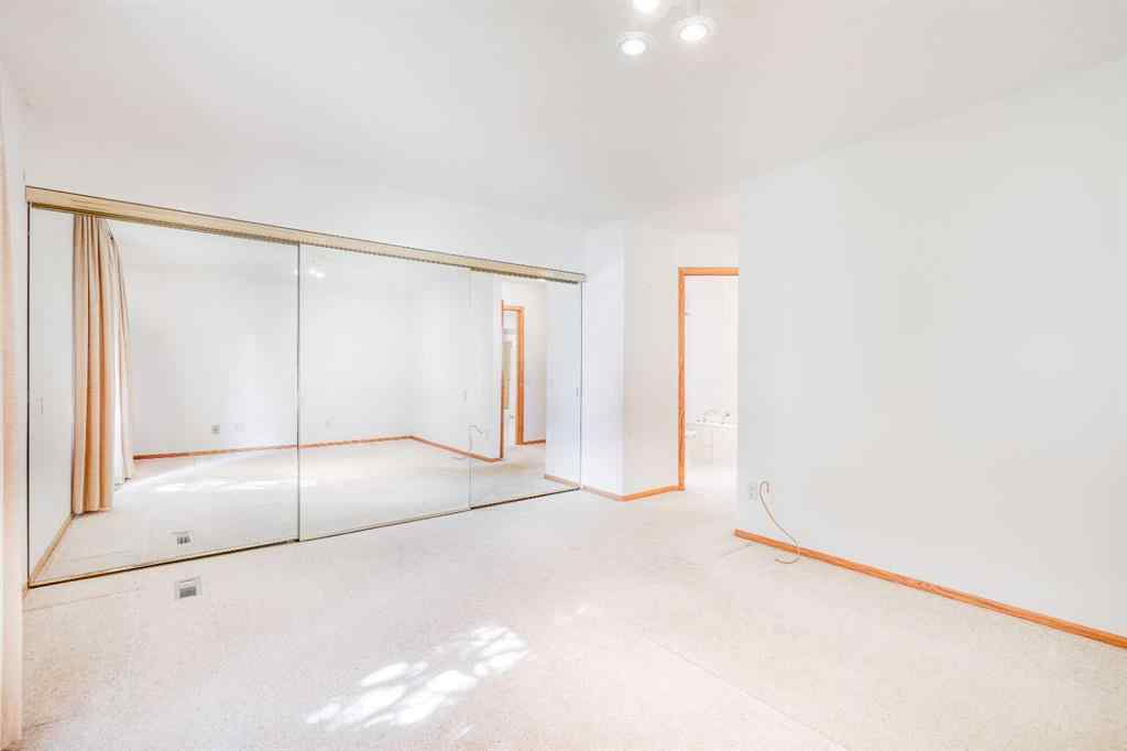 MLS® A2244408 - 620 Oakwood Place SW in Oakridge Calgary, Residential
