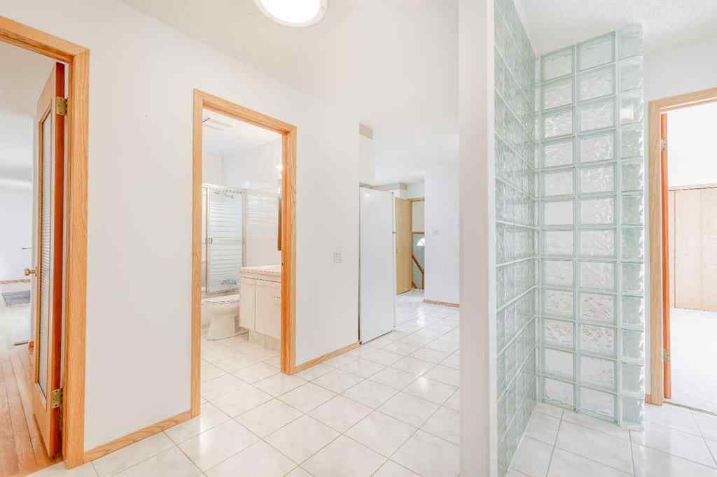 MLS® A2244408 - 620 Oakwood Place SW in Oakridge Calgary, Residential