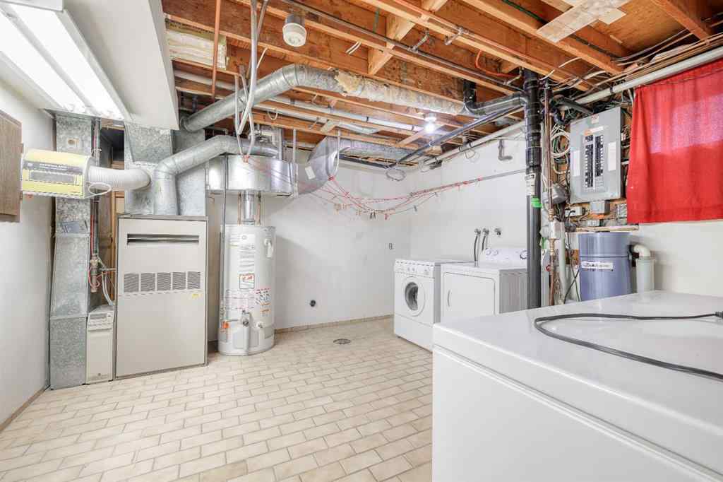 MLS® A2244408 - 620 Oakwood Place SW in Oakridge Calgary, Residential