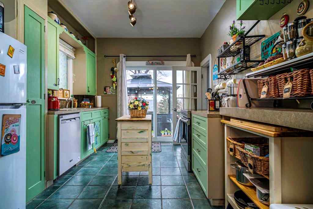 MLS® A2244410 - 39 34 Avenue SW in Parkhill Calgary, Residential