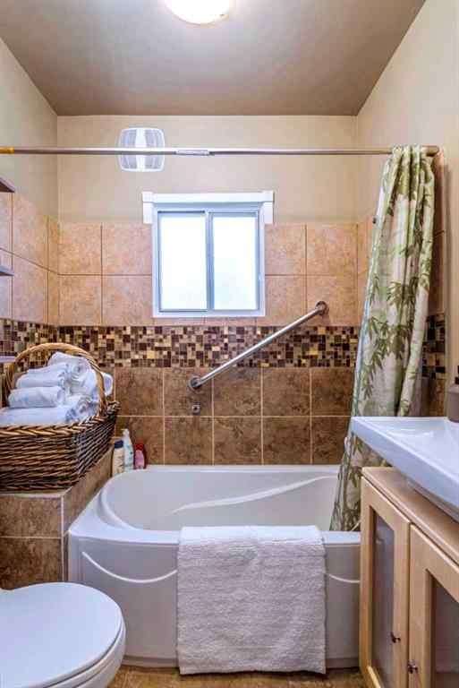 MLS® A2244410 - 39 34 Avenue SW in Parkhill Calgary, Residential