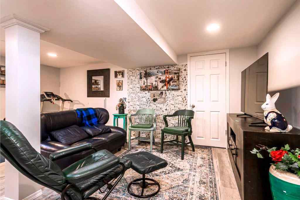 MLS® A2244410 - 39 34 Avenue SW in Parkhill Calgary, Residential