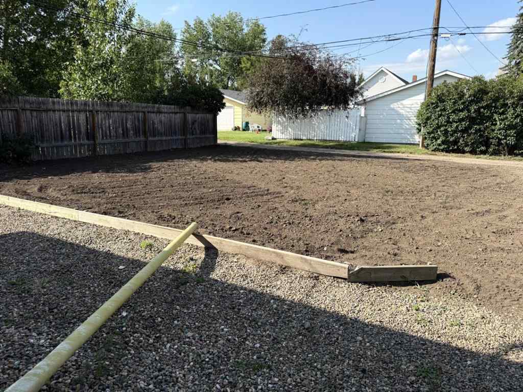 MLS® A2244418 - 220 Railway Avenue E   in NONE Maidstone, Residential