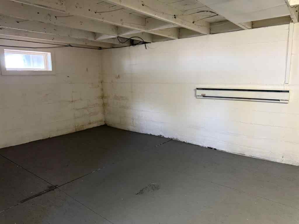 MLS® A2244418 - 220 Railway Avenue E   in NONE Maidstone, Residential