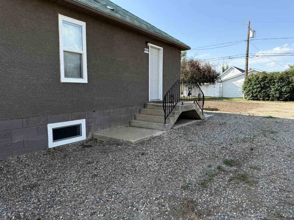 MLS® A2244418 - 220 Railway Avenue E   in NONE Maidstone, Residential